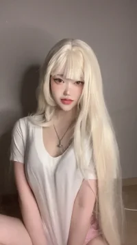 imgi_64_evawxsh---Blonde-Wig-03512419bcce0fb0f8.md.webp