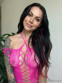 imgi_111_shotsofsimone_5041319498017_source-141b04a84f2033e19.md.webp